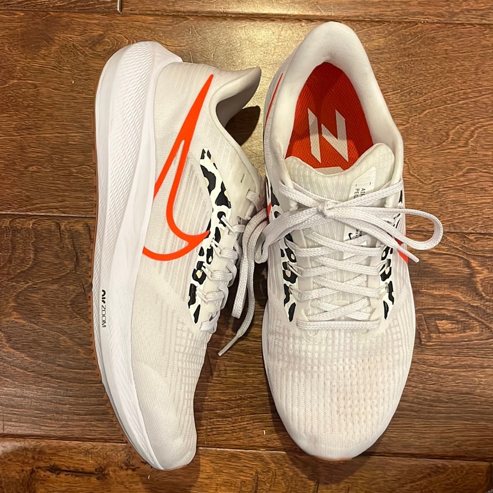Nike Women’s Pegasus 39 Running Shoes, EUC, White/Platinum Tint, DZ5214-100 - Picture 4 of 15